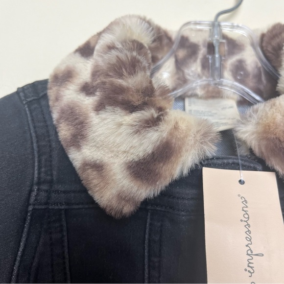 Sz. 2T Months Black Jeans Jacket w Faux Fur Collar NWT - Picture 4 of 7